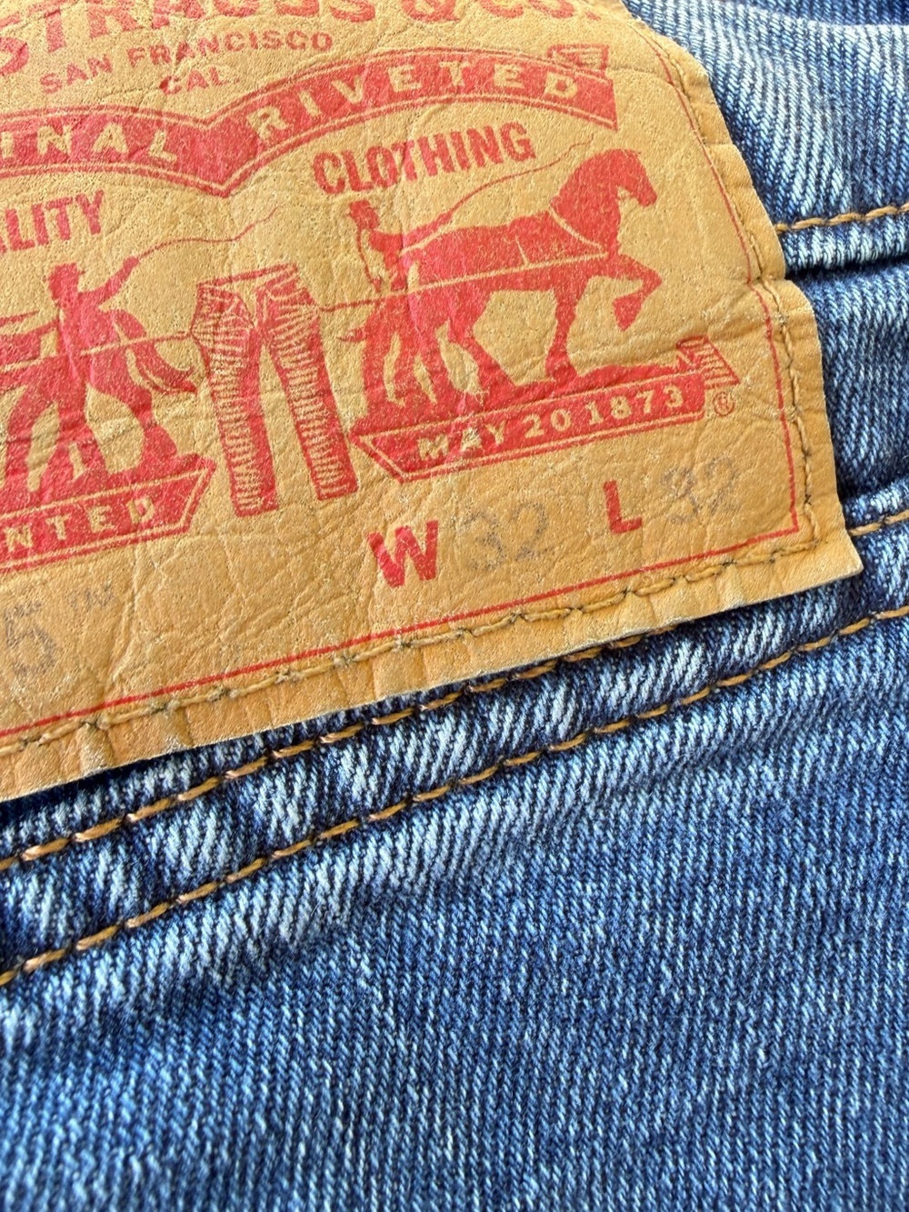 Levi’s 505 Regular Fit Medium Wash Jeans – Men’s 32x32 Classic Straight Leg - Picture 5 of 8